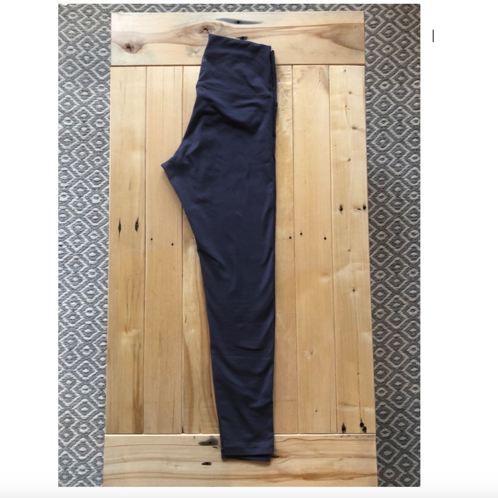 Fleo Super High Rise Leggings (Sz. M) - Picture 2 of 5